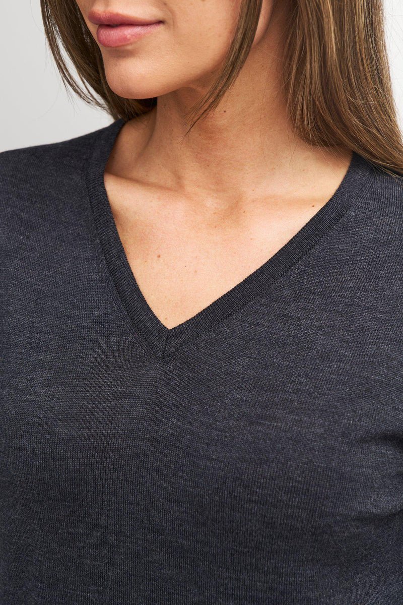 1100128055_Merino_V_Neck_7