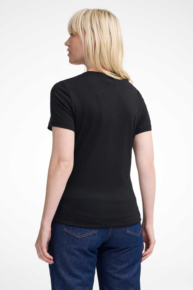 1200219015_UW_Cilla_outdoor_5