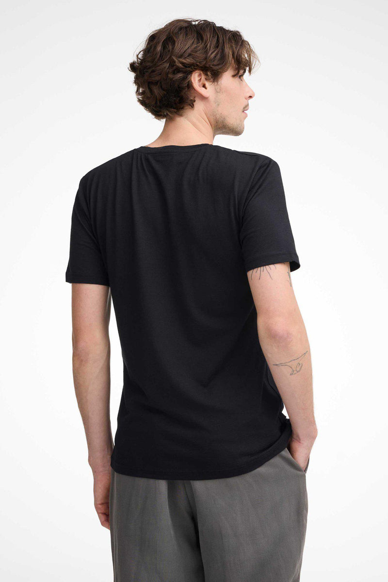 2200102015_UW_Ceasar_Shield_5